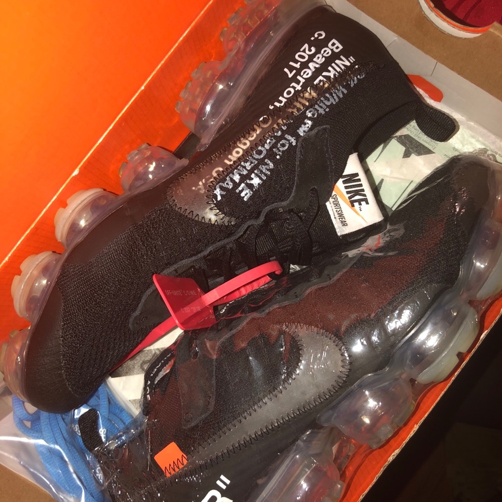 off white vapormaxes